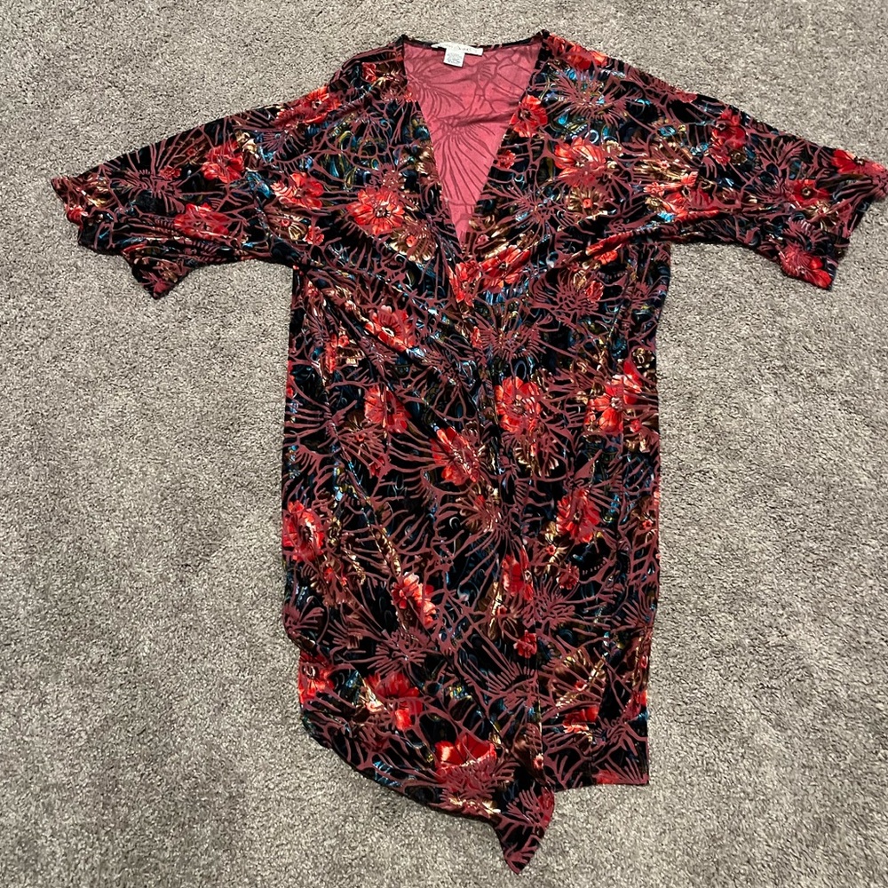Sans Souci Red and Black Floral Kimino Style Cover Up, Small